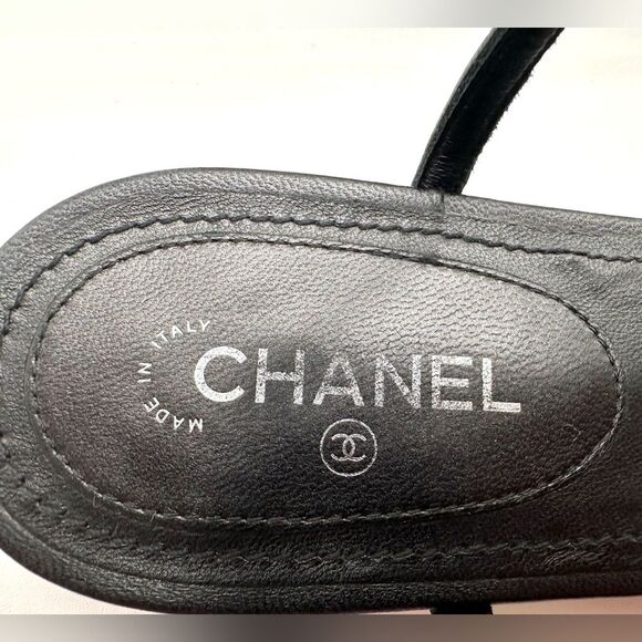 CHANEL CC Silver Logo Black Leather Thong T - Strap Sandals Flats EU 37 US 6-6.5 - Picture 4 of 14